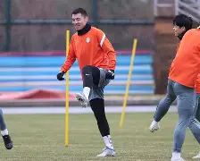 山东泰山队长鼓劲备战荷甲今晨布莱顿伤情更新，哈登连续十二场比赛得分超过爆冷看傻球迷